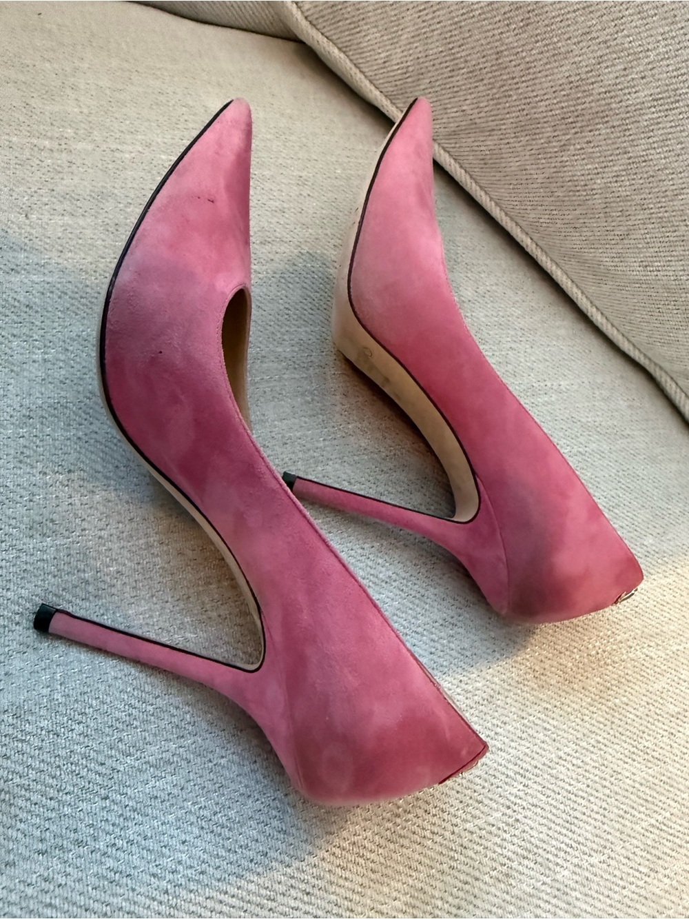 Jimmy Choo Pink Suede Pointed Toe Heels - Picture 2 of 7